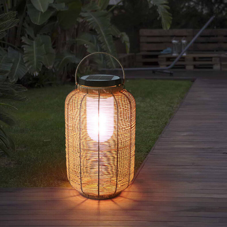 ضوء حديقة LED مقاوم للماء بتصميم جرة مستديرة منسوجة من الخيزران بالطاقة الشمسية 