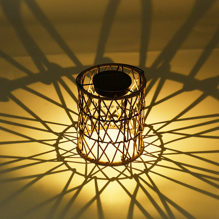 Lampe de table de jardin à LED étanche avec cylindre de tissage en rotin extérieur solaire 