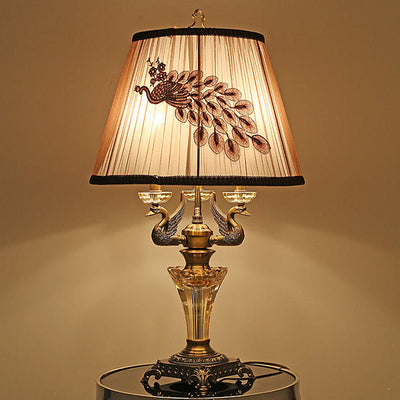 Lampe de table moderne avec abat-jour en tissu de luxe, base en cristal, 3/4 lumières 