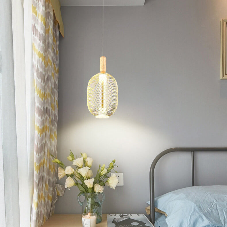 Moderne LED-Pendelleuchte mit Glasmaschenschirm 