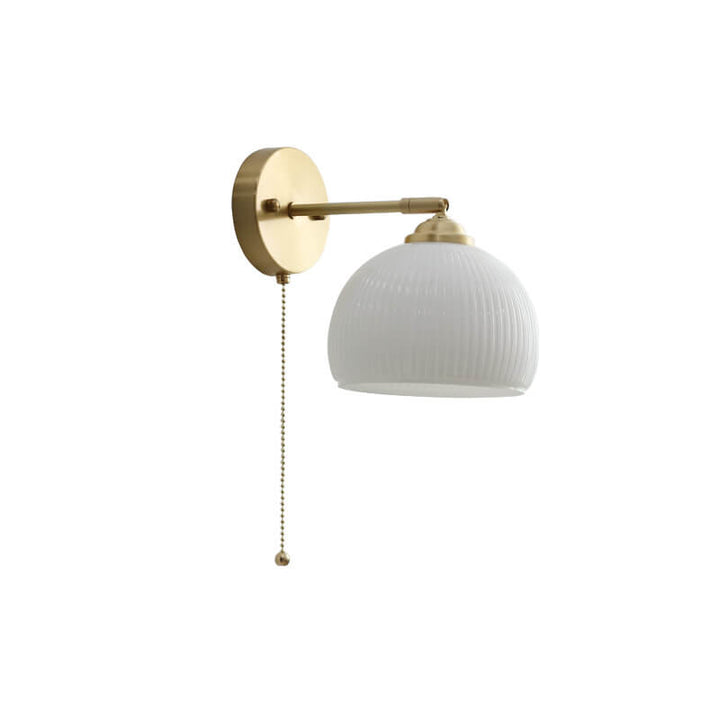 Zeitgenössische nordische Wandlampe mit Zugschalter, 1-flammig, aus weiß gestreiftem Glas und Messing, für das Schlafzimmer 