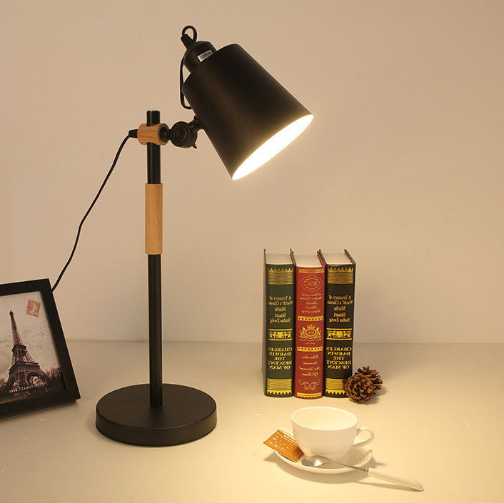 Moderne minimalistische 1-flammige Tischlampe aus einfarbigem Holz 