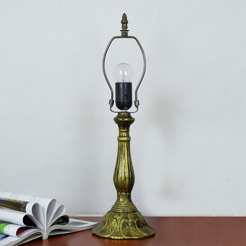 Lampe de table à 1 lumière au design classique Tiffany en vitrail vintage 