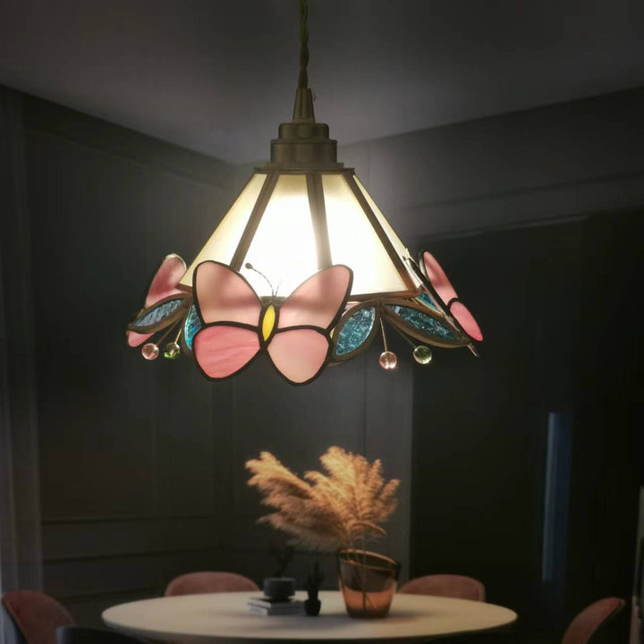 Moderne nordische 1-flammige Pendelleuchte aus Kupfer mit Schmetterlings-Buntglas in Kegelform für das Wohnzimmer 
