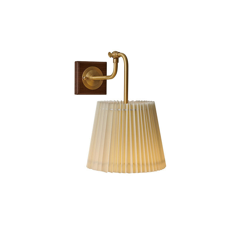 Europäische Vintage Light Luxury Nussbaum Messing 1-Licht Wandleuchte 