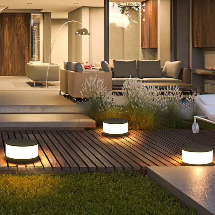 Modern Minimalist Solar Outdoor Round Column Post Head LED Waterproof Landscape Light for Garden