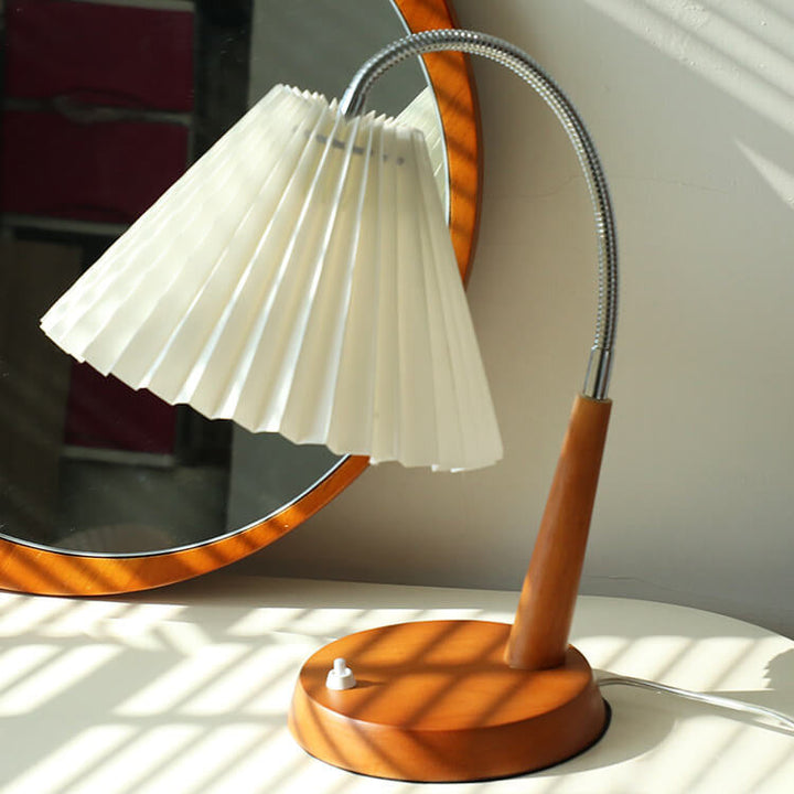 Lámpara de mesa de 1 luz con base de madera maciza plisada vintage francesa y brazo curvado 