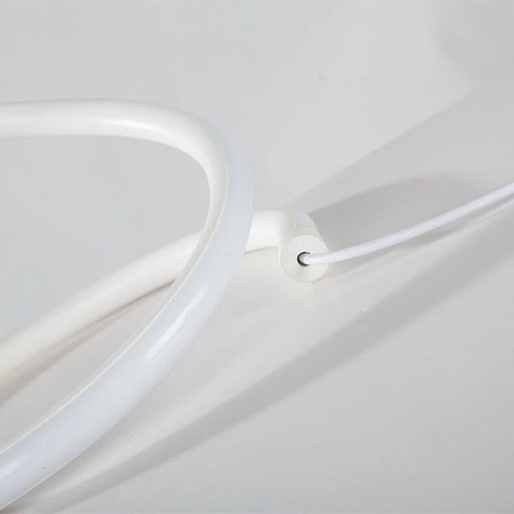 Lámpara de mesa LED moderna minimalista con forma de serpiente de aluminio y silicona para dormitorio 