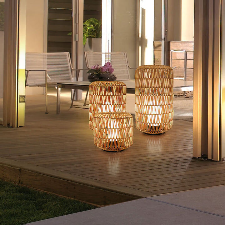 Lámpara de pie para jardín exterior de 1 luz, impermeable, con columna de ratán de plástico de estilo japonés tradicional 