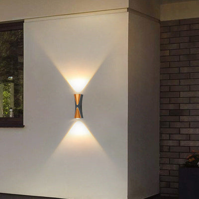 Lampe d'applique murale LED en corne d'aluminium étanche extérieure simple 