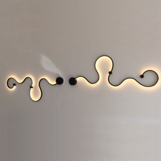 Moderne lange Aluminium-Schlangenform 1-Licht gebogene LED-Wandleuchte 