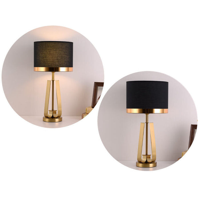 Moderne Luxus-Tischlampe mit schwarzem Stoff, goldener geometrischer Basis und 1 Leuchte