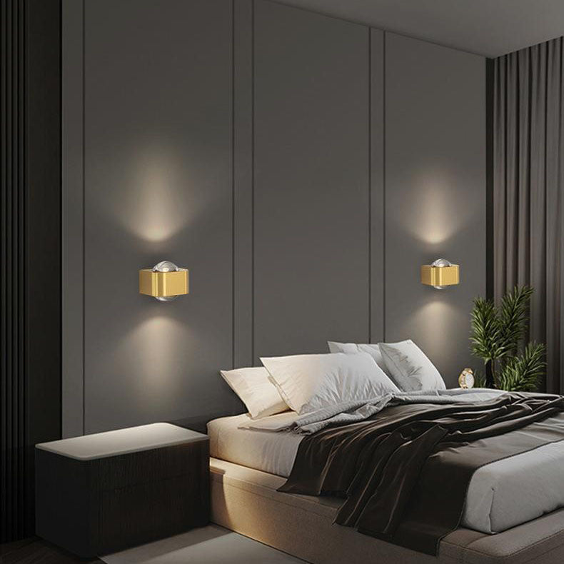 مصباح حائط LED مضيء لأعلى ولأسفل بتصميم مكعب مستطيل مستدير من النحاس العصري البسيط لغرفة النوم 