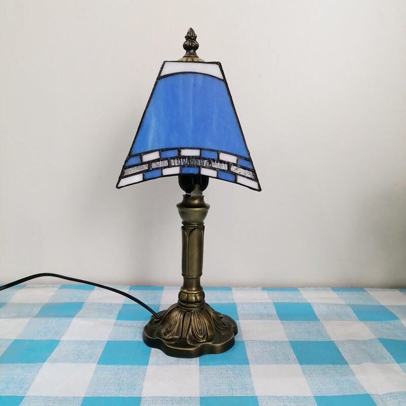 Traditional Tiffany Square Stained Glass Iron 1-Light Table Lamp For Bedroom