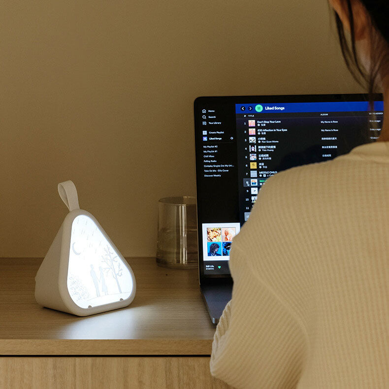 Lámpara de mesa con luz nocturna LED atmosférica de siete colores en triángulo creativo 