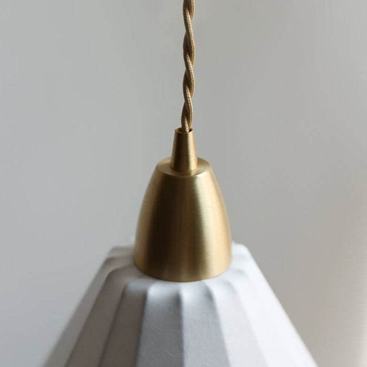 Traditionelle minimalistische japanische Pendelleuchte mit 1 Flamme aus Seide, Eisen und Kupfer in Kuppelform 