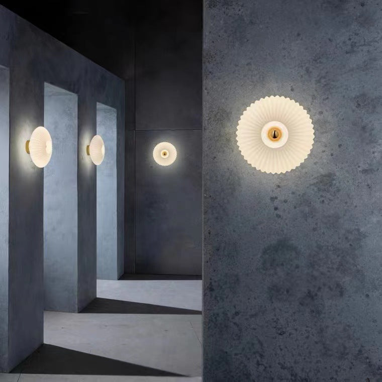 Aplique de pared contemporáneo nórdico de hierro y vidrio estriado con disco redondo de 1 luz para sala de estar 