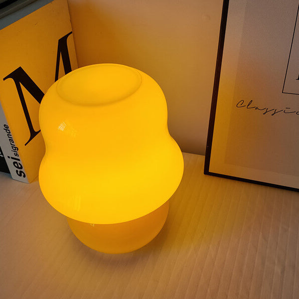 Französische Creme Handgefertigte Glas Pilz 1-Licht Tischlampe 