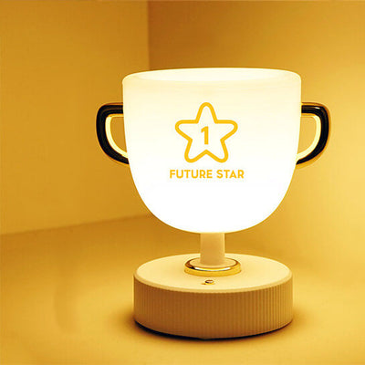 Kreative Trophäenbecher LED Nachtlicht USB Tischlampe 