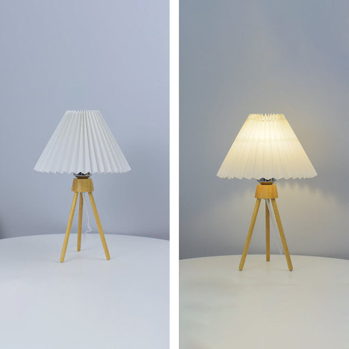 Nordic Retro Tripod Pleated Design Umbrella 1-Light Table Lamp