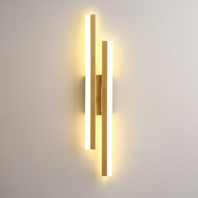 Moderne minimalistische Linien LED-Wandleuchte aus Eisen-Acryl 