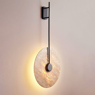 Skandinavische moderne minimalistische runde Eisen-Gelbe Travertin-LED-Wandleuchte 