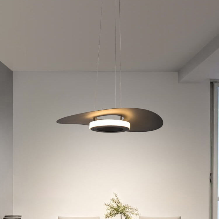 Moderne, minimalistische LED-Pendelleuchte aus Aluminium in Hutform 