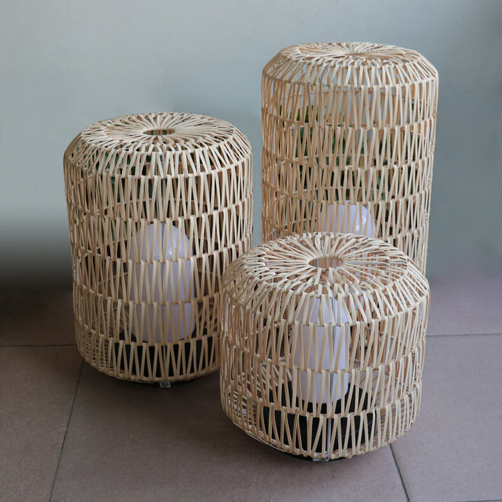 Lámpara de pie para jardín exterior de 1 luz, impermeable, con columna de ratán de plástico de estilo japonés tradicional 