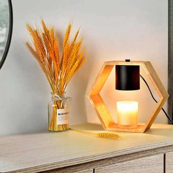 Zeitgenössische nordische sechseckige Tischlampe aus Holz und Metall mit 1 Flamme und schmelzendem Wachs für das Schlafzimmer 