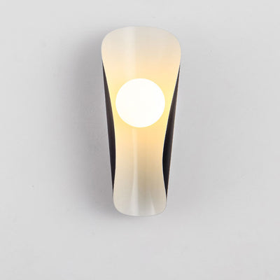 Nordic Creative Iron Column Glass Ball 1-Licht-Wandleuchte