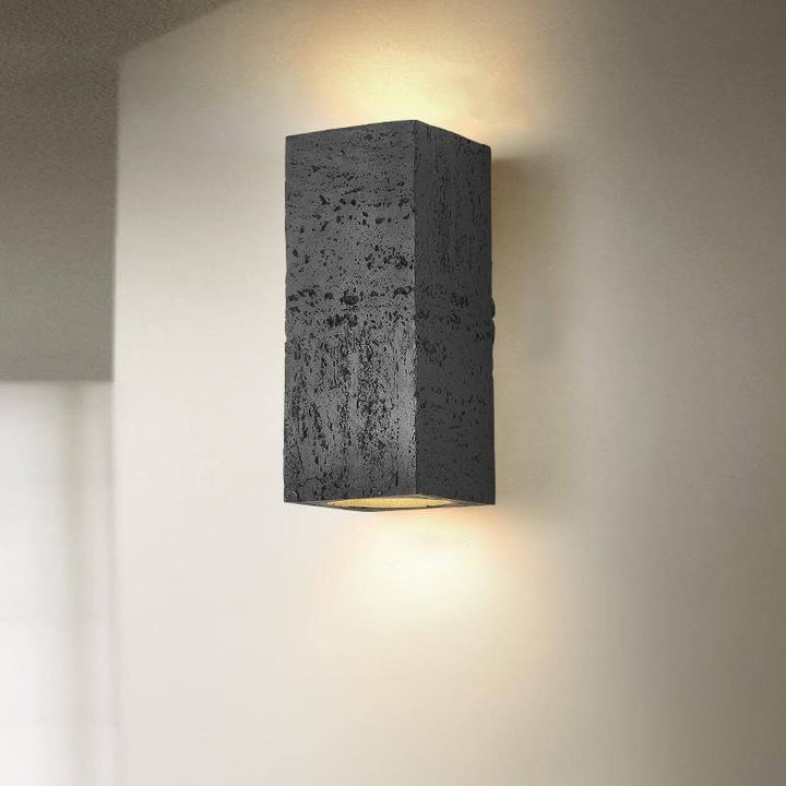 Traditionelle Retro-Wabi-Sabi-LED-Wandleuchte aus Verbundmaterial in quadratischer Säulenform, handgearbeitet, für das Wohnzimmer 