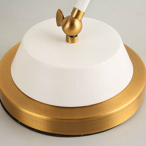 Lámpara de mesa de 1 luz con brazo curvado y pantalla cónica simple nórdica 