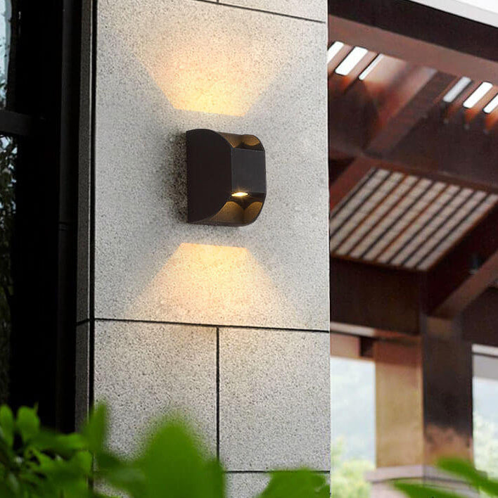 Lampe murale LED moderne minimaliste extérieure étanche carrée avec éclairage vers le haut et vers le bas 