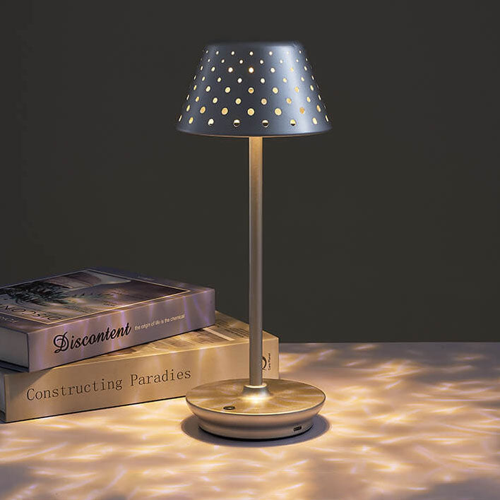 Lampe de table LED alimentée par USB en fer forgé perforé minimaliste moderne 