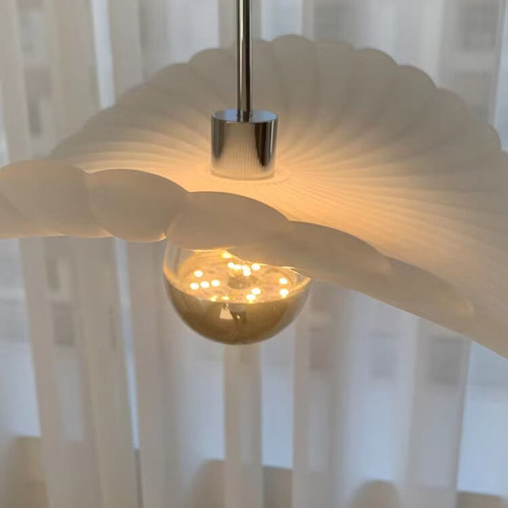 Moderne, minimalistische LED-Pendelleuchte in Weiß 