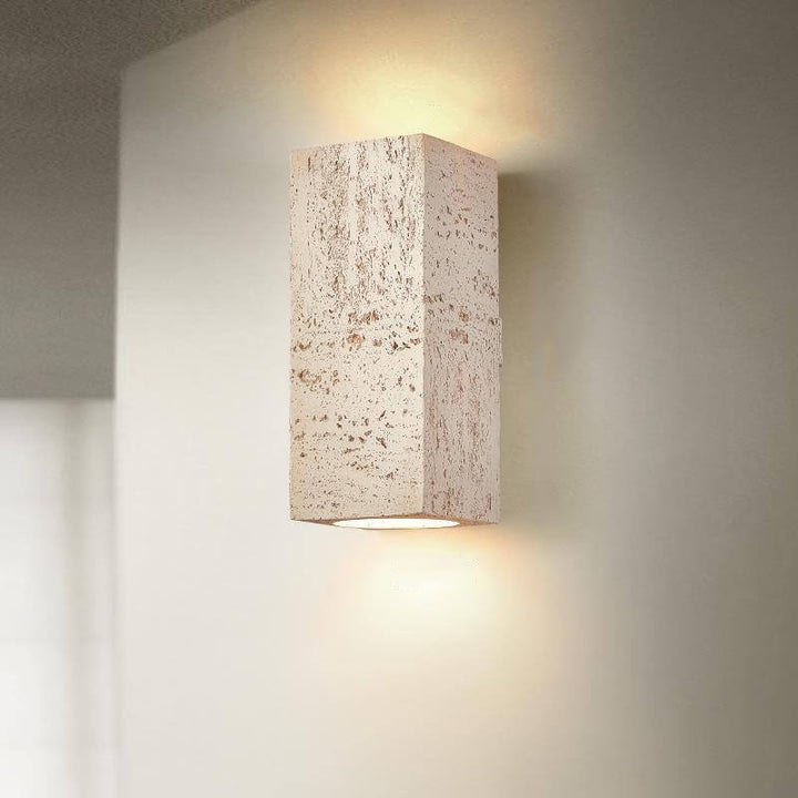 Traditionelle Retro-Wabi-Sabi-LED-Wandleuchte aus Verbundmaterial in quadratischer Säulenform, handgearbeitet, für das Wohnzimmer 
