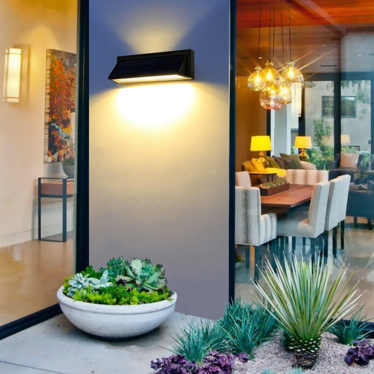 Aplique de pared LED rectangular inclinado para patio exterior, moderno y minimalista, solar, impermeable, de aluminio y vidrio 
