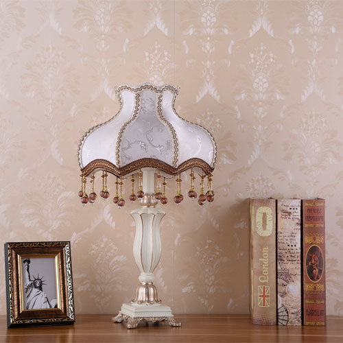 Lampe de table à 1 lumière en résine à pampilles en tissu de luxe européen 