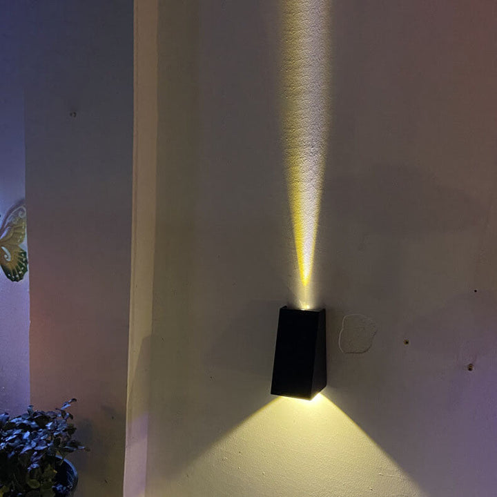 Lampe murale à LED étanche extérieure trapézoïdale simple solaire 