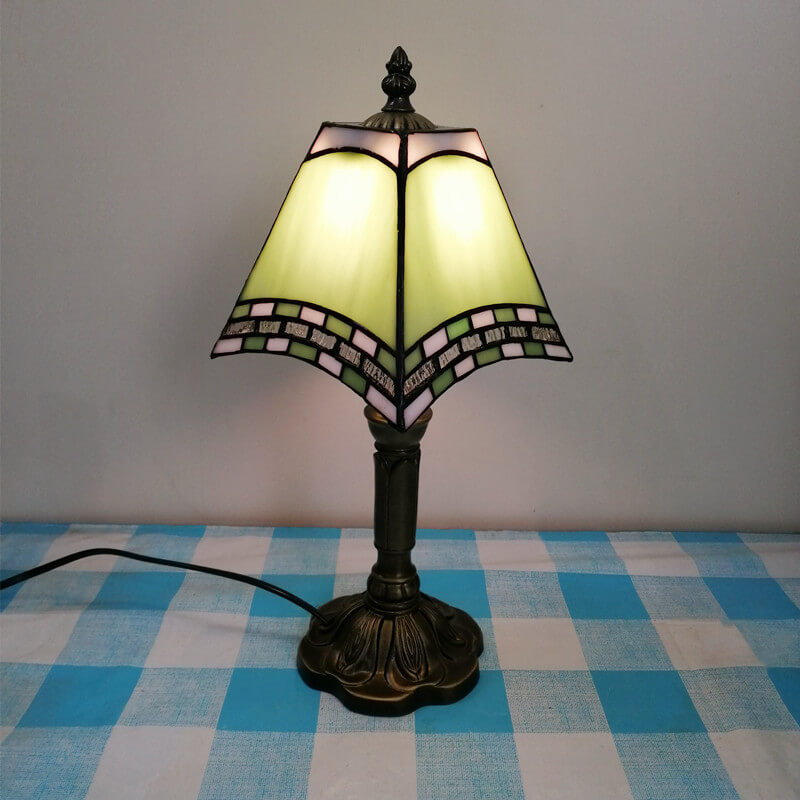 Traditional Tiffany Square Stained Glass Iron 1-Light Table Lamp For Bedroom