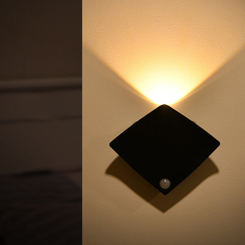 مصباح حائط LED بتصميم عصري على شكل سمكة الراي اللاسعة 