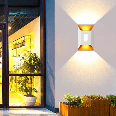 Lampe murale LED de patio étanche moderne en aluminium avec lentille 