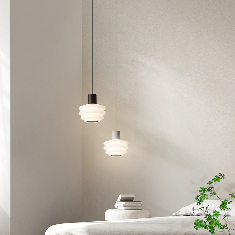 ضوء قلادة LED بلاستيكي دائري متعدد الطبقات من الحديد المدلفن لغرفة النوم بتصميم اسكندنافي معاصر 