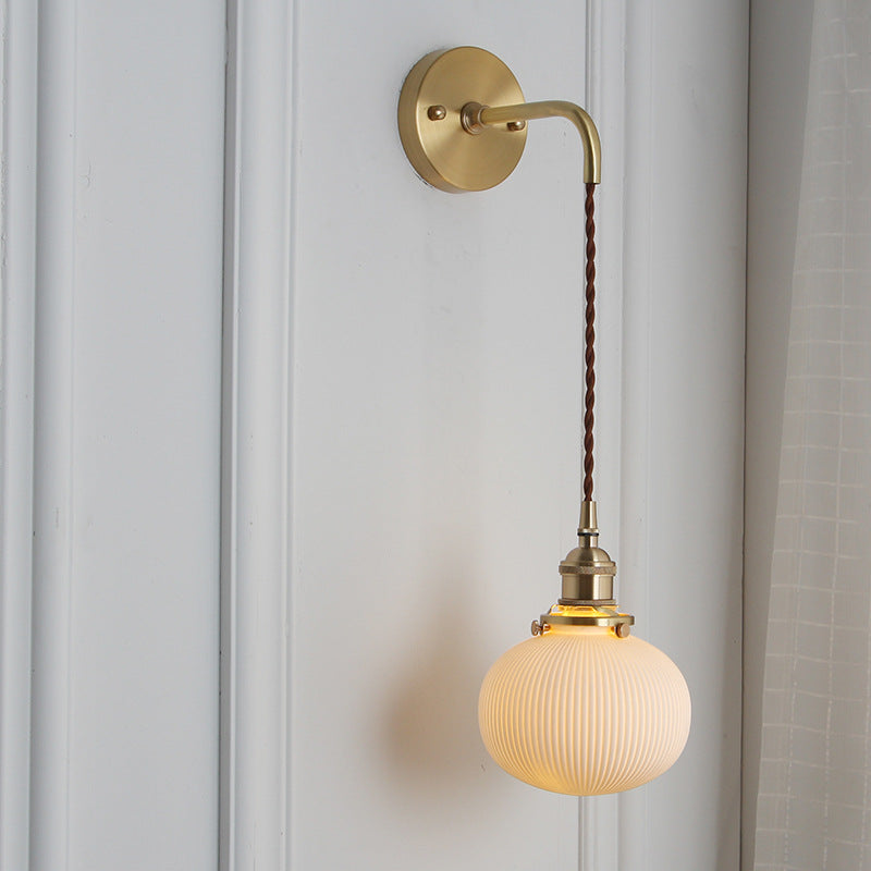 Japanischer Retro Minimalistischer Zylinder Oval Messing Lucite 1-Licht Wandleuchte 