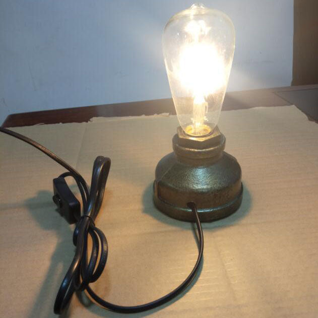 Zeitgenössische industrielle Steampunk runde Glas 1-Licht Tischlampe für Unterhaltungsraum 