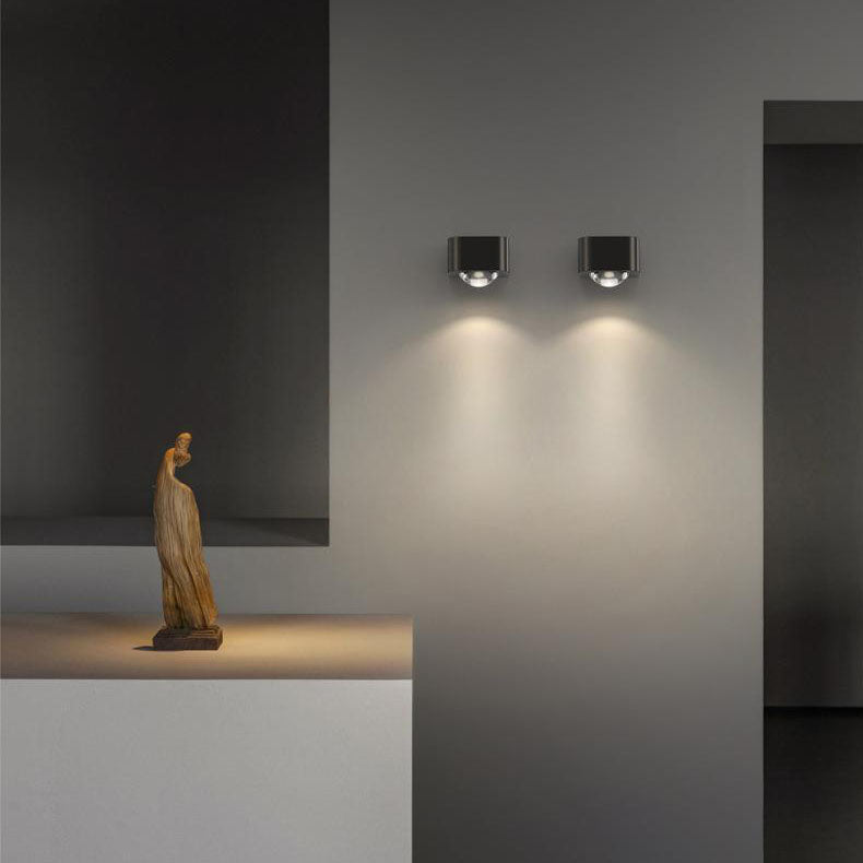 مصباح حائط LED مضيء لأعلى ولأسفل بتصميم مكعب مستطيل مستدير من النحاس العصري البسيط لغرفة النوم 