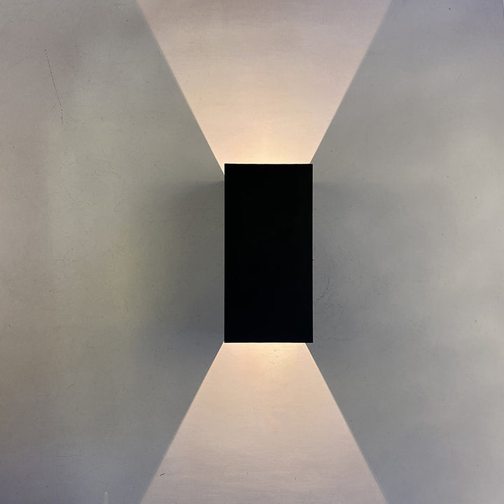 Moderne minimalistische wasserdichte quadratische LED-Wandleuchte aus Aluminium mit APP-Dimmung für den Außenbereich 