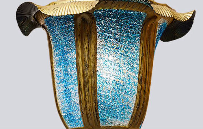 Böhmische marokkanische blaue Eisen-Wandleuchte mit 1 gebogenem Arm 