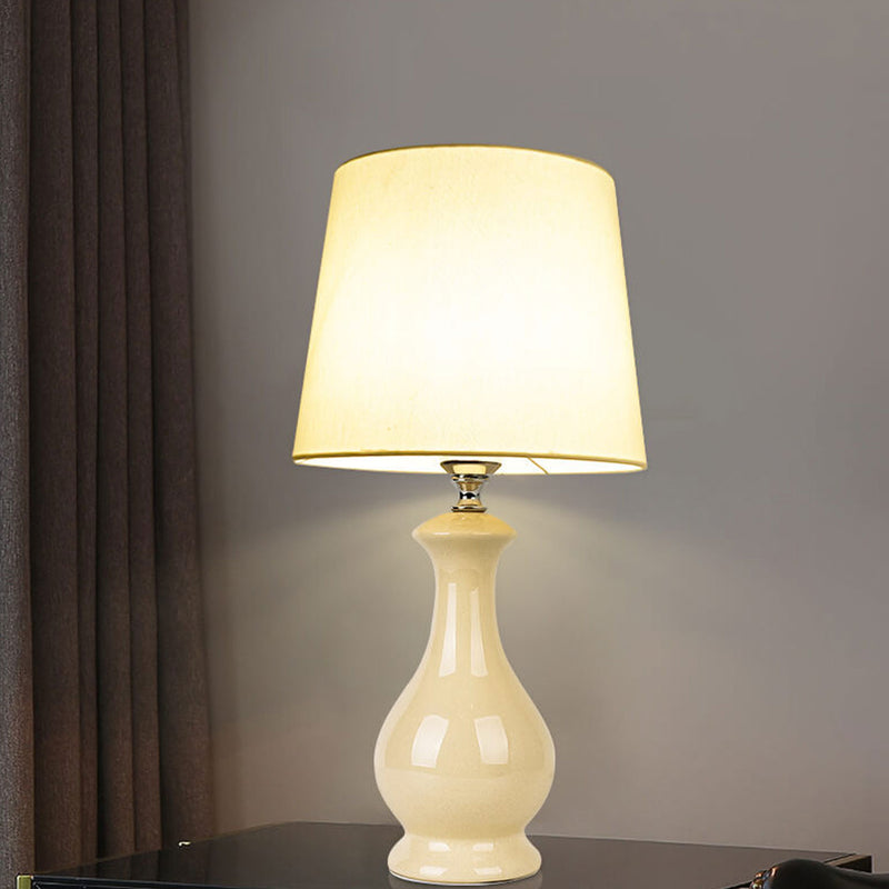 Nordic Light Luxury Ceramic Linen Fabric 1-Light Table Lamp