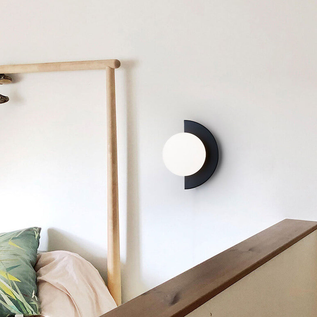 Moderne minimalistische Glas-Kugelförmige bunte Halbkreis-Design 1-Licht Wandleuchte 